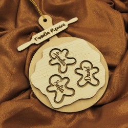 Ornament Brad Lemn - Familie Turta Dulce - 3 membrii - Personalizat